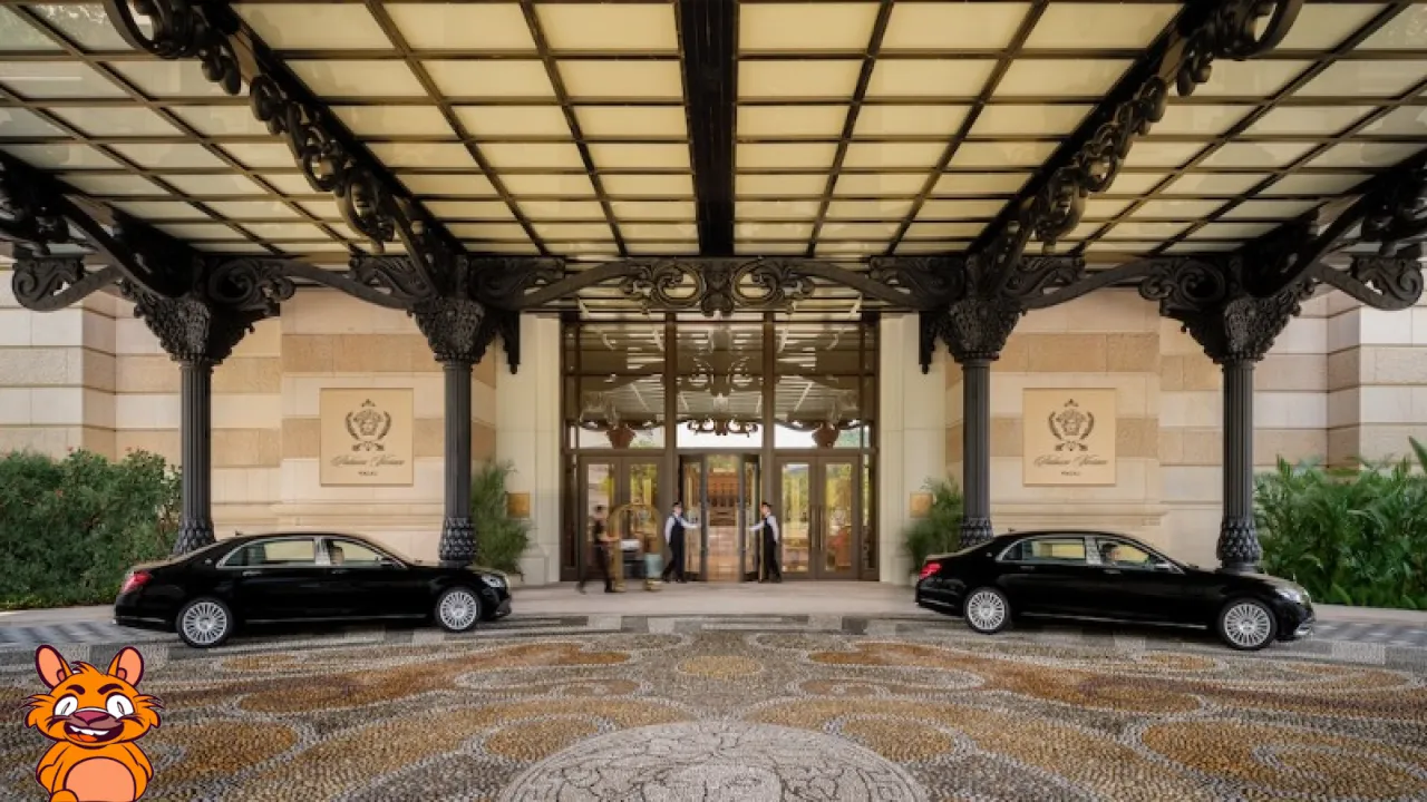 Spanning one of the resort’s towers, the hotel offers 271 rooms and suites radiating an Italian Palazzo ambiance, complete with bespoke linens, Versace Home textiles, and Italian terrazzo flooring.